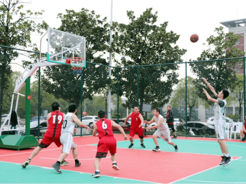 XMBAG hat erfolgreich das dritte Herren-Basketballspiel durchgeführt
